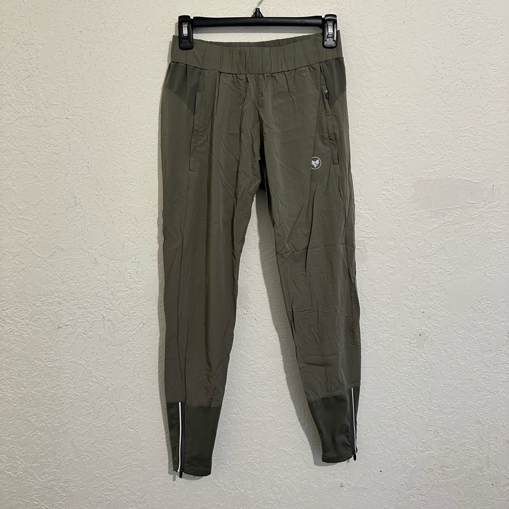Alpha Forward Women’s Olive Green Joggers Like New